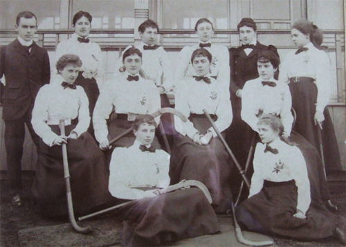 The England Women's team from 1899