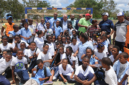 FIH President Leandro Negre with local Dominican hockey players