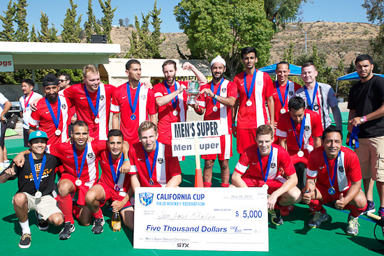 El equipo de San Jose Khalsa con su premio de $5000 en la Cal Cup 2014