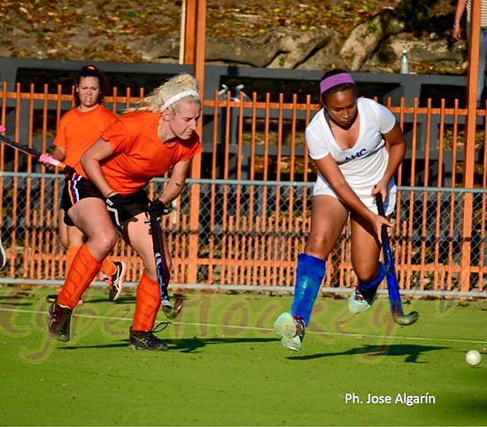 Lyneishka Leon (Blanco=Athletics HC) - Leticia Freaney (Anaranjado=Caguas HC)