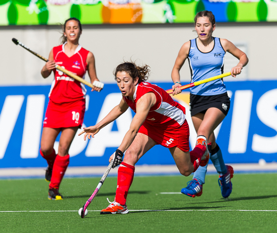 2013 Copa Panamericana, Mendoza - Francisca Pizarro (Chile) en acción contra Uruguay