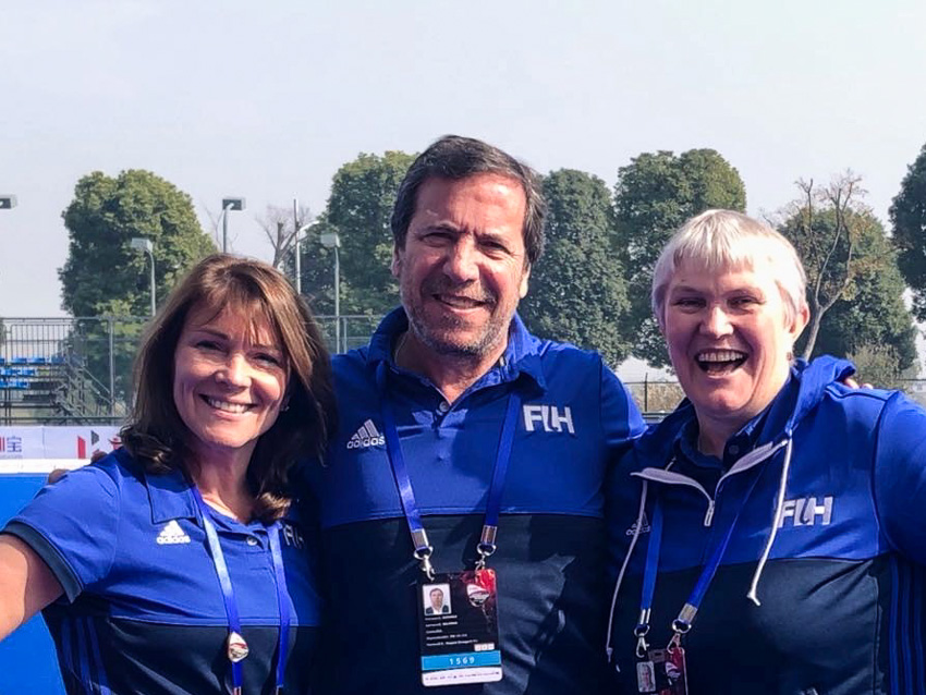 Edmundo Saladino (ARG), with Carol Metchette (IRL) and Margaret Hunnaball (ENG)