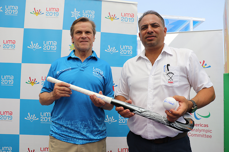 Carlos Neuhaus, Director Ejecutivo de Lima 2019, y Gianni Delucchi, Presidente Federación Deportiva Peruana de Hockey